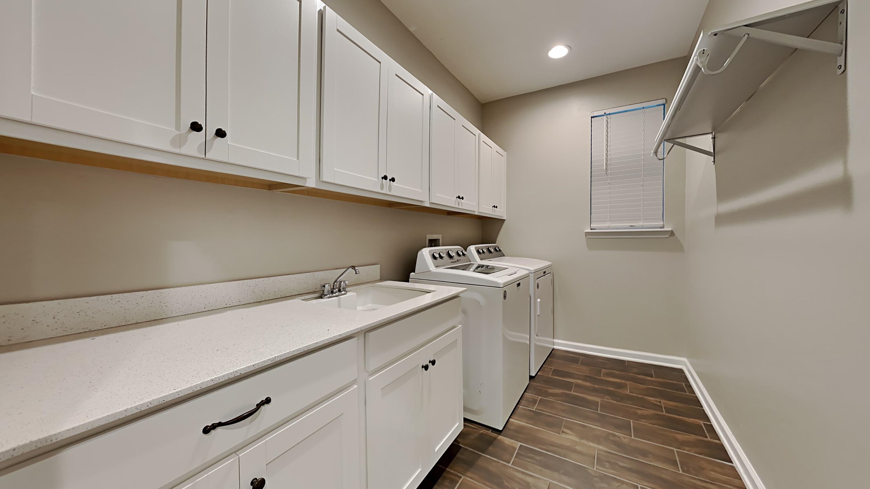 209 Cloverbrook Road St. Johns, FL 32259 - Photo 7 of 13 a room with a sink and cabinets