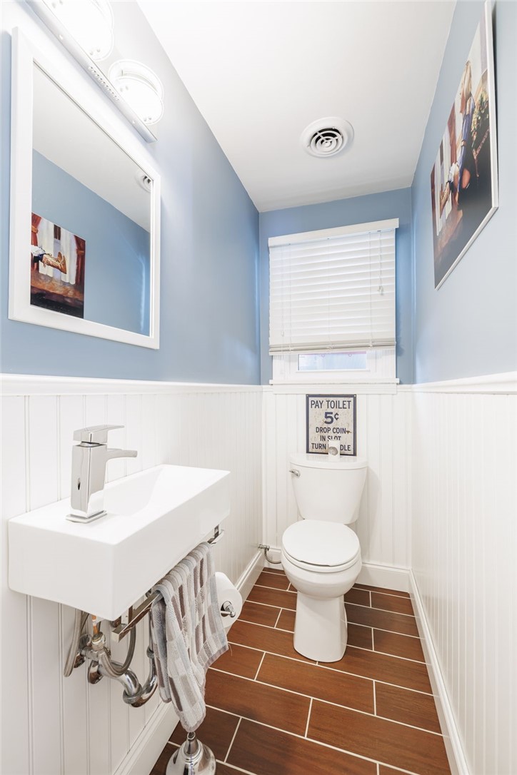 40 Crystal Spring Lane Perinton, NY 14450 - Photo 12 of 33 Half Bath