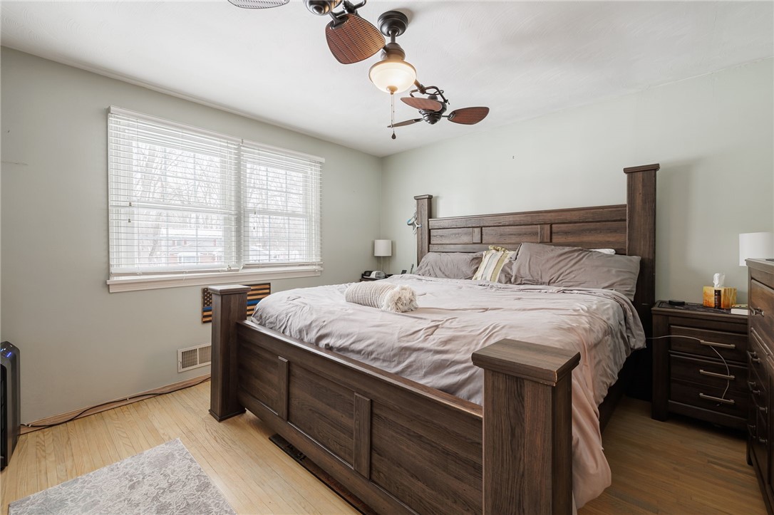 40 Crystal Spring Lane Perinton, NY 14450 - Photo 18 of 33 Bedroom 1