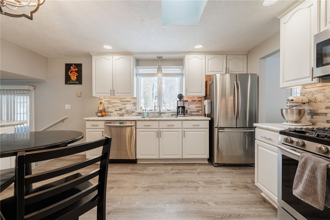 40 Crystal Spring Lane Perinton, NY 14450 - Photo 9 of 33