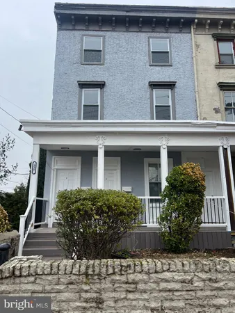 $2,600 | 330 North 2nd Street, Unit B, Camden, NJ 08102
