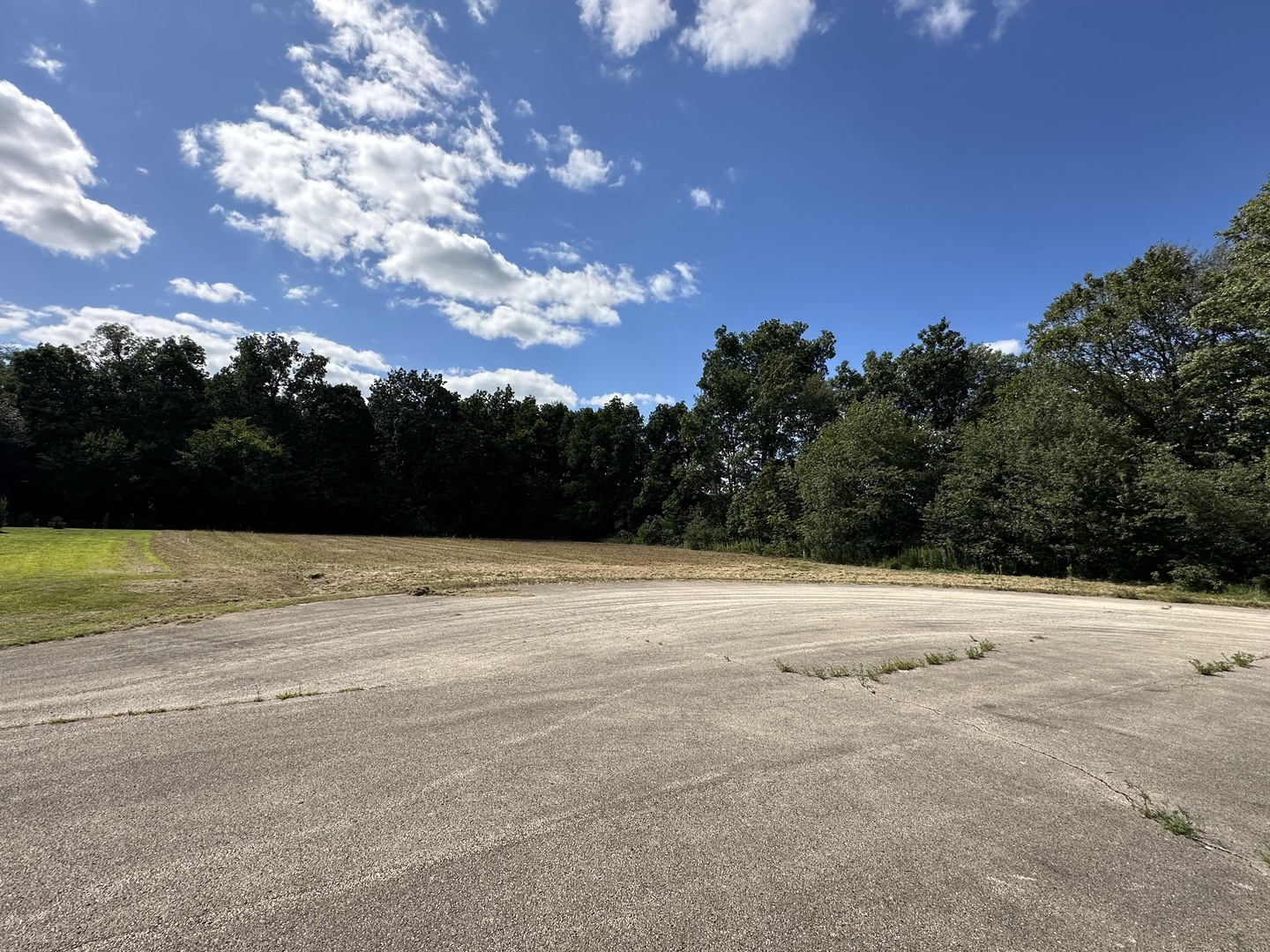4099 1769th Road Leland, IL 60531 - Photo 2 of 11 a view of an ocean beach