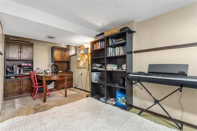 $249,900 | 4324 East 108th Street, Kansas City, MO 64137