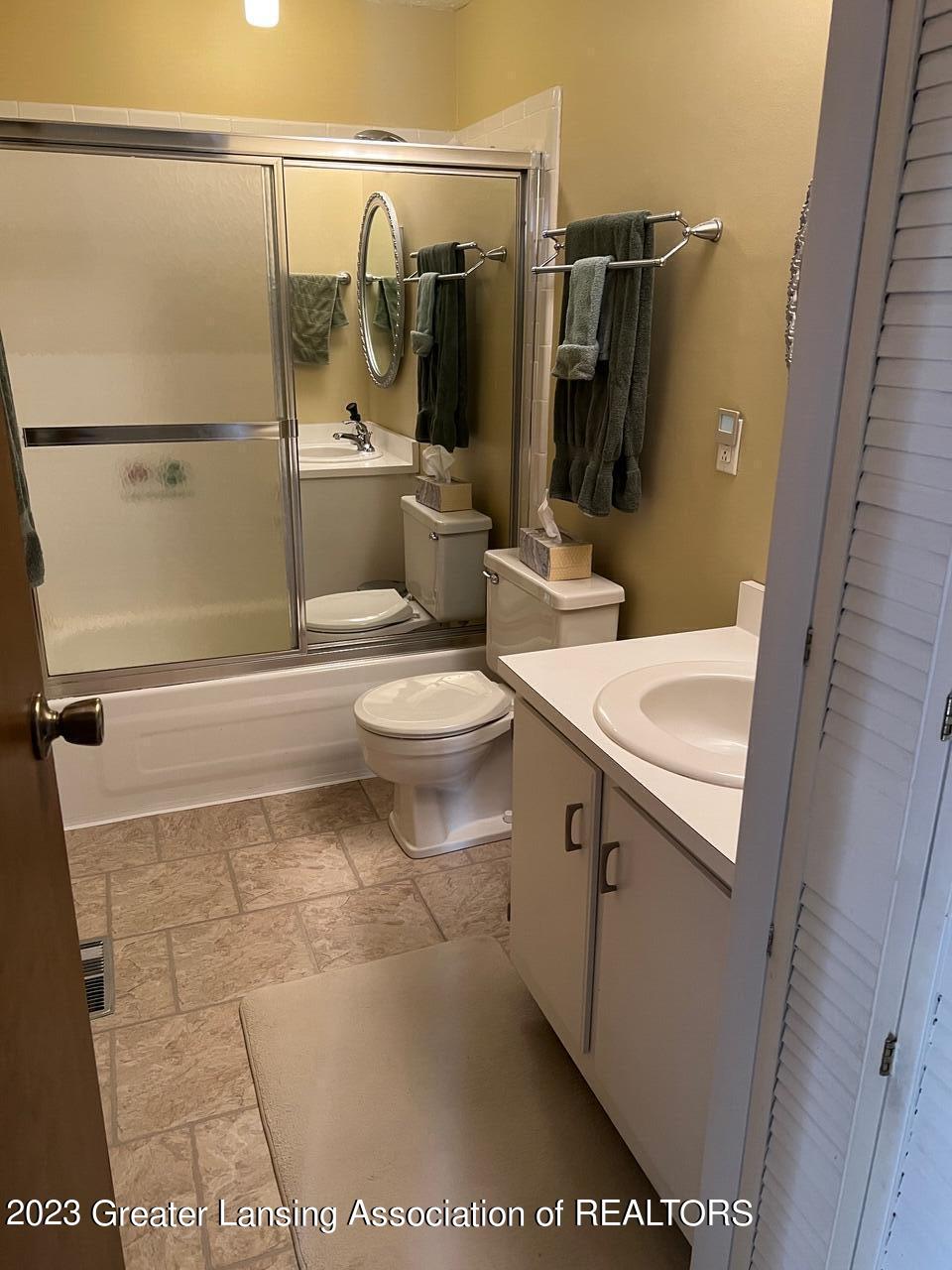3025 Norwich Road Lansing, MI 48911 - Photo 20 of 27 IMG_2087
