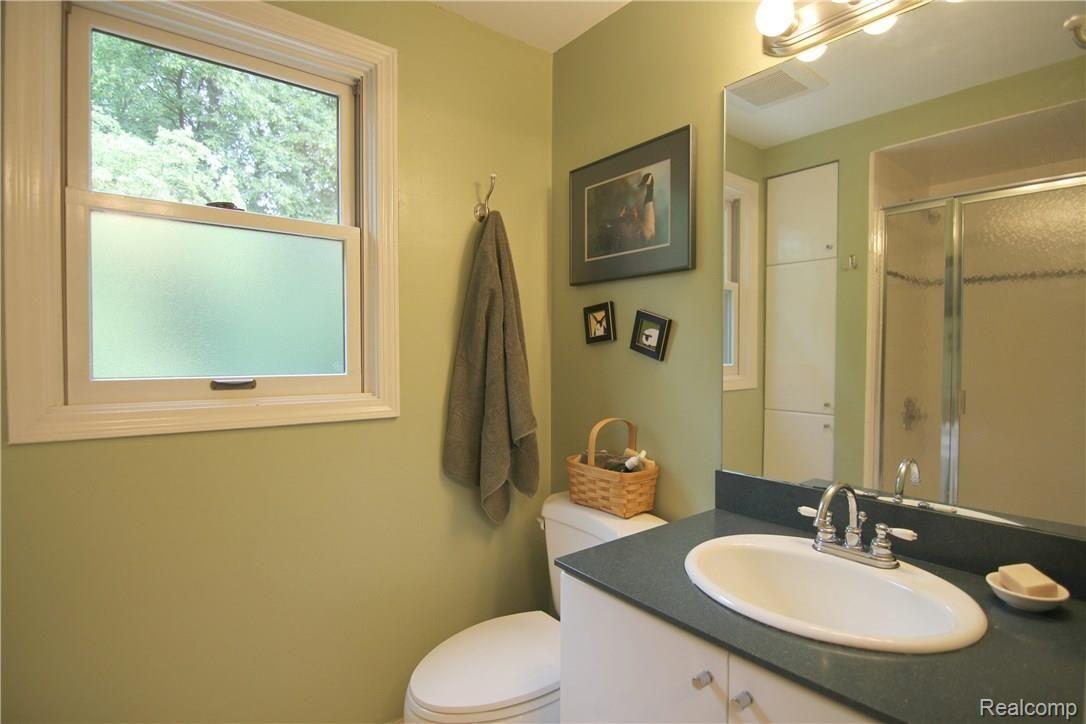8600 Napier Road Northville, MI 48168 - Photo 24 of 39 Napier Rd Master Bathroom.jpg