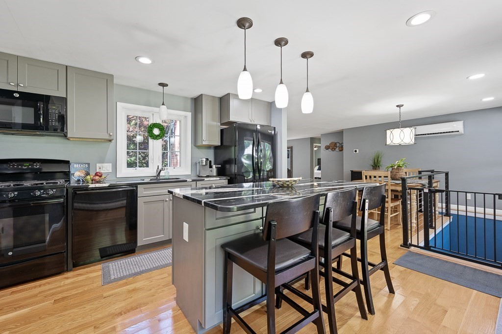 29 Carr Street Sutton, MA 01590 - Photo 7 of 41
