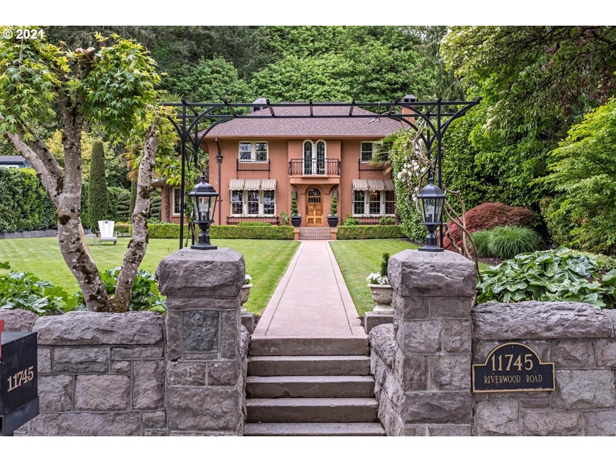11745 South Riverwood Road Portland, OR 97219 - Photo 1 of 32 Gallery Image 1