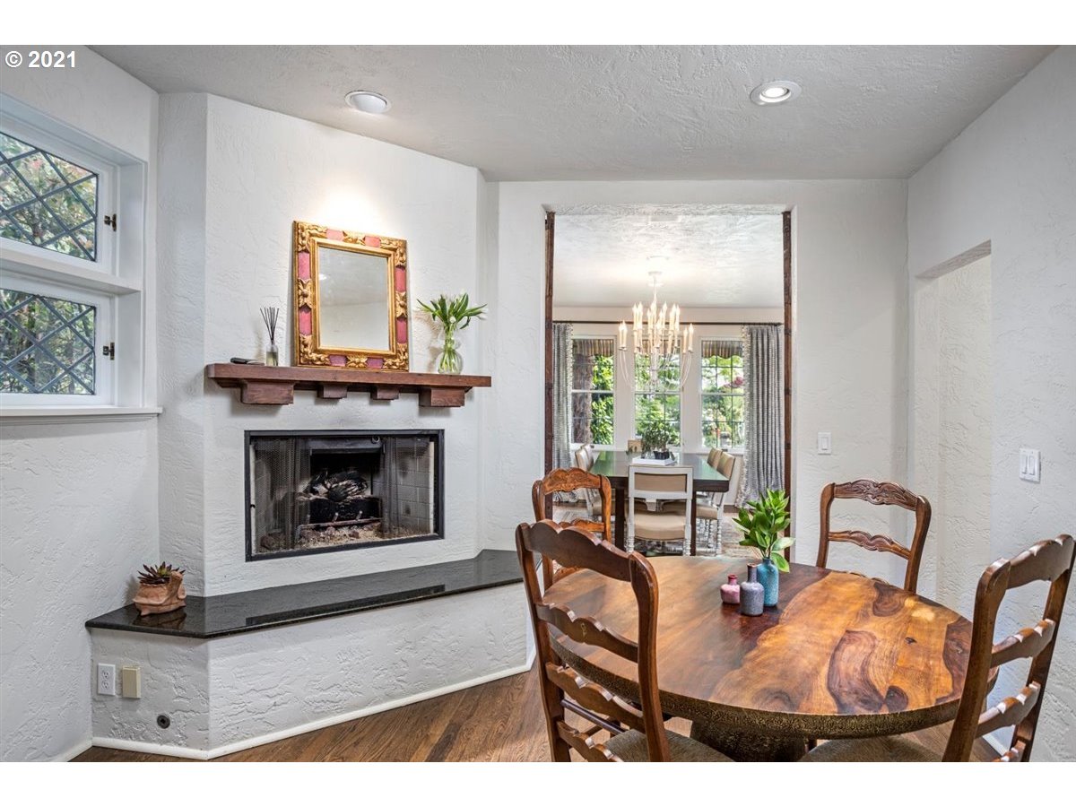 11745 South Riverwood Road Portland, OR 97219 - Photo 11 of 32 Gallery Image 11