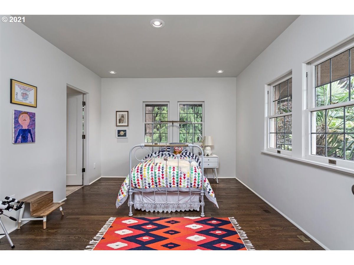 11745 South Riverwood Road Portland, OR 97219 - Photo 22 of 32 Gallery Image 22