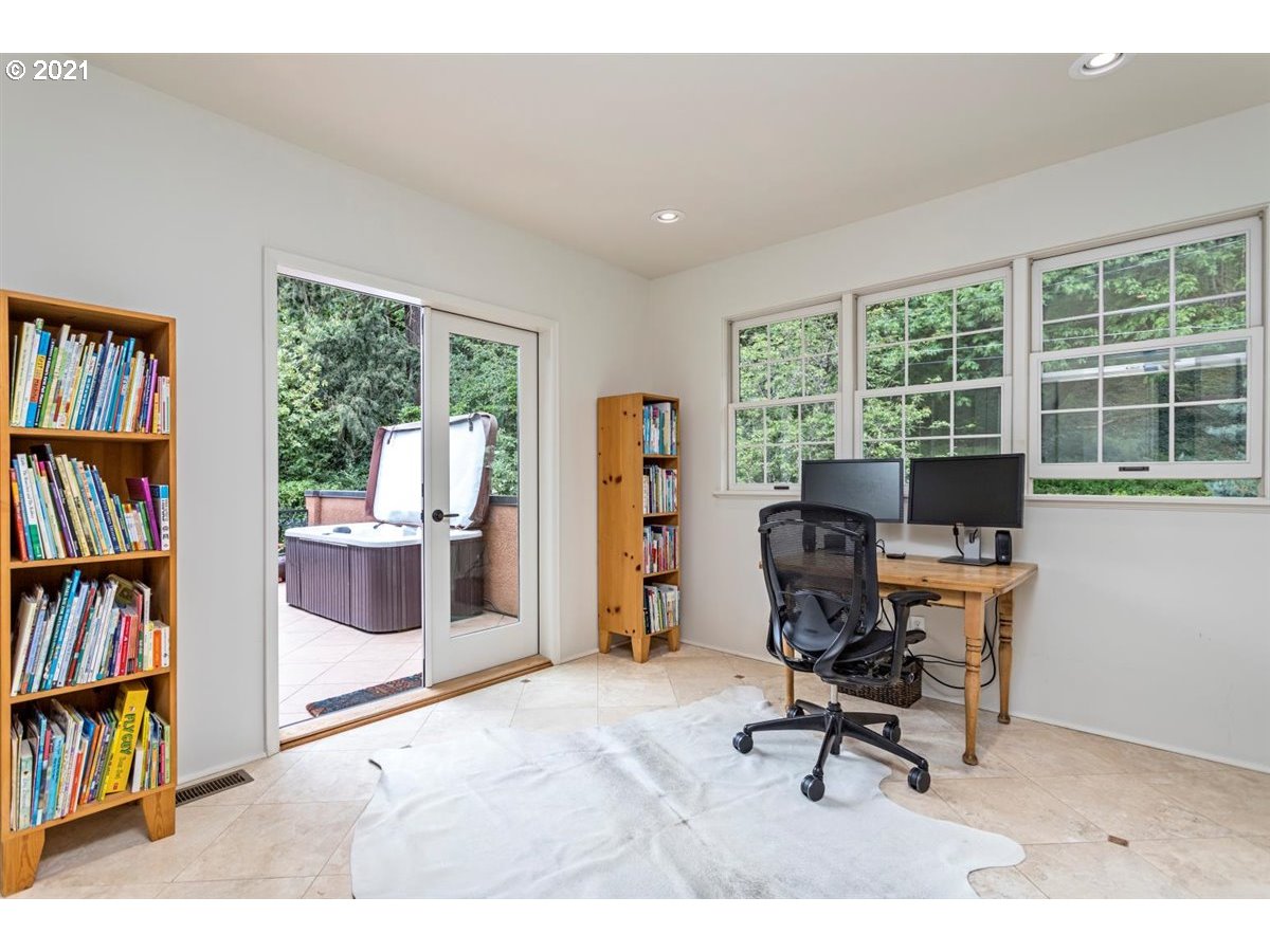 11745 South Riverwood Road Portland, OR 97219 - Photo 23 of 32 Gallery Image 23