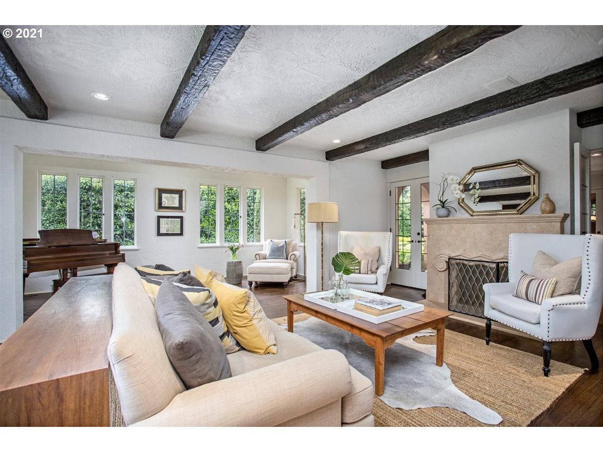 11745 South Riverwood Road Portland, OR 97219 - Photo 5 of 32 Gallery Image 5