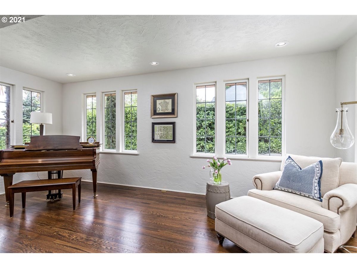 11745 South Riverwood Road Portland, OR 97219 - Photo 6 of 32 Gallery Image 6