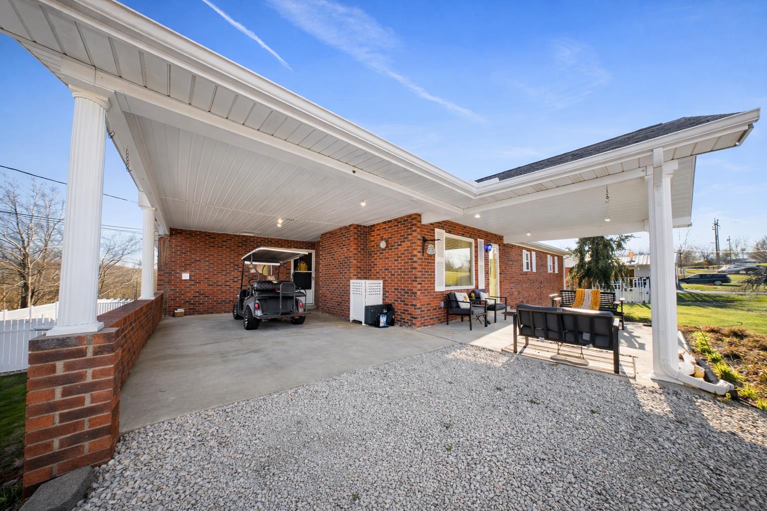 7404 Nekirk Road Ashland, KY 41102 - Photo 3 of 29