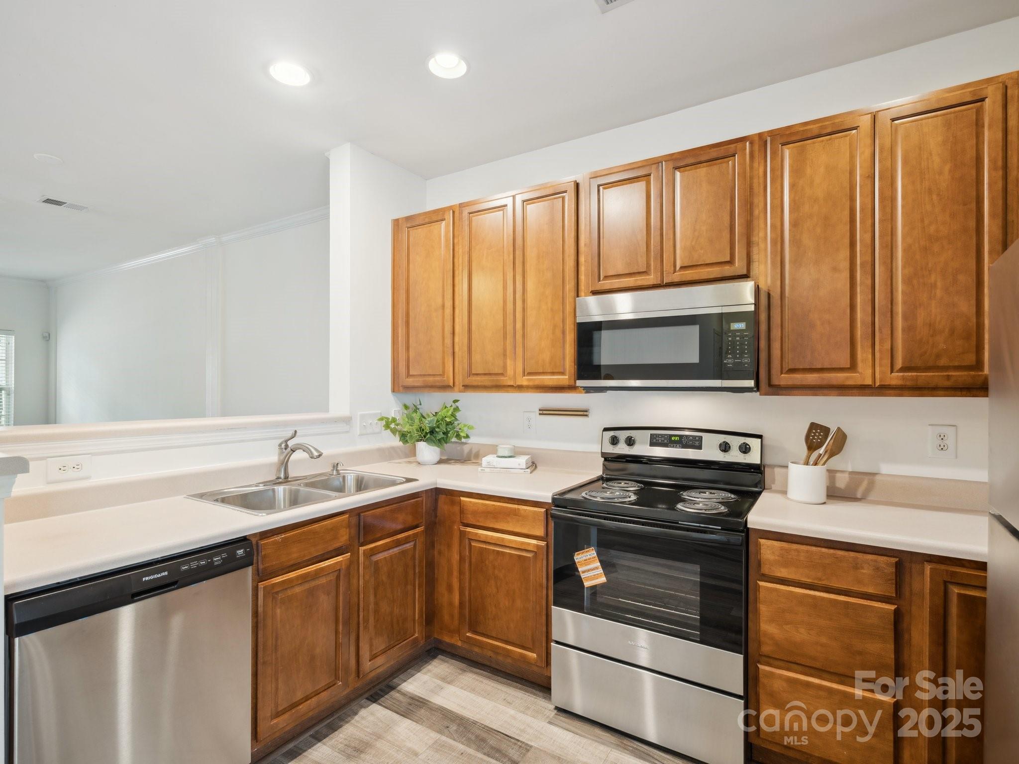 146 Rapids Road Fort Mill, SC 29715 - Photo 4 of 27 Gallery Image 4