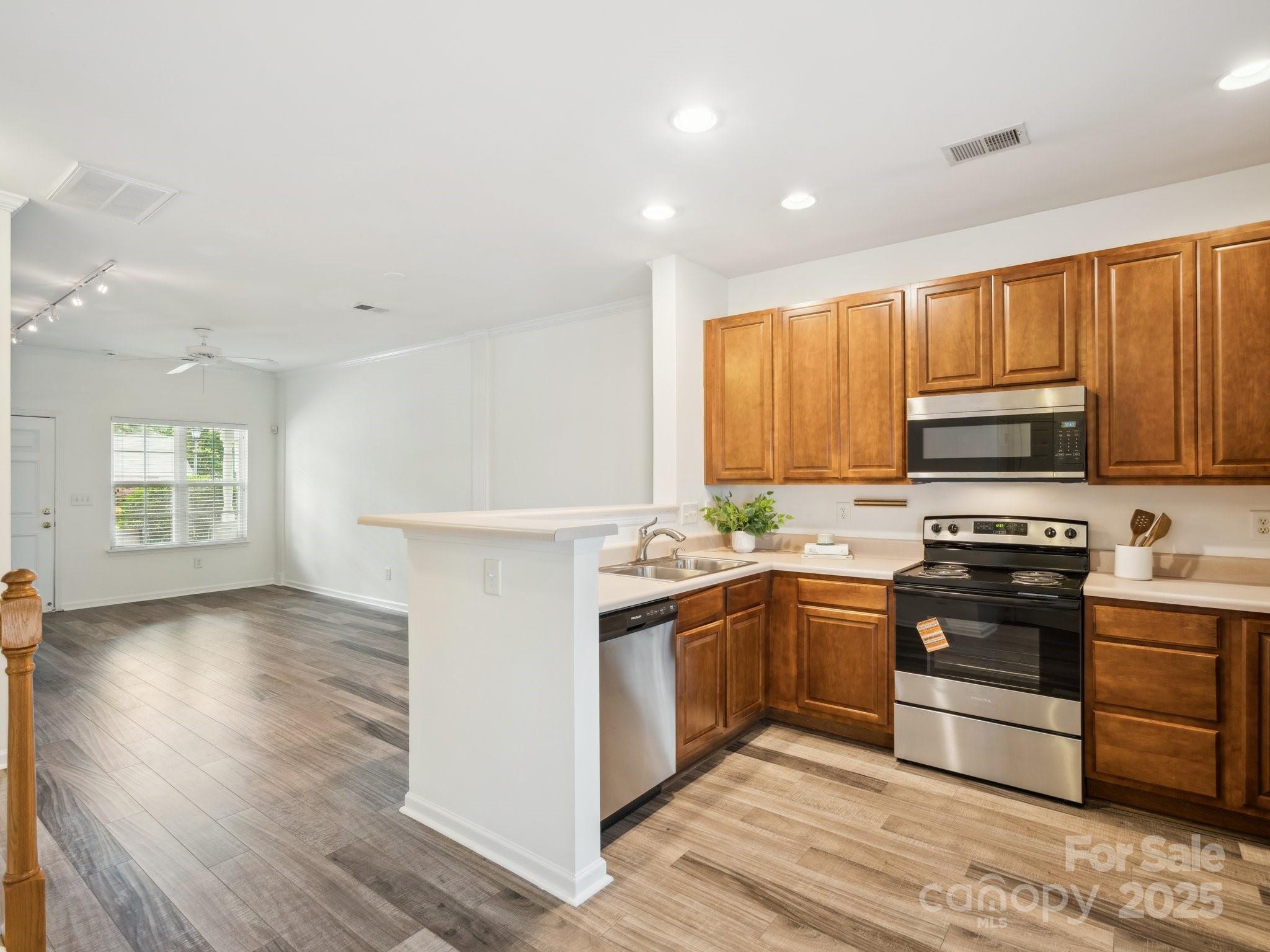146 Rapids Road Fort Mill, SC 29715 - Photo 9 of 27 Gallery Image 9
