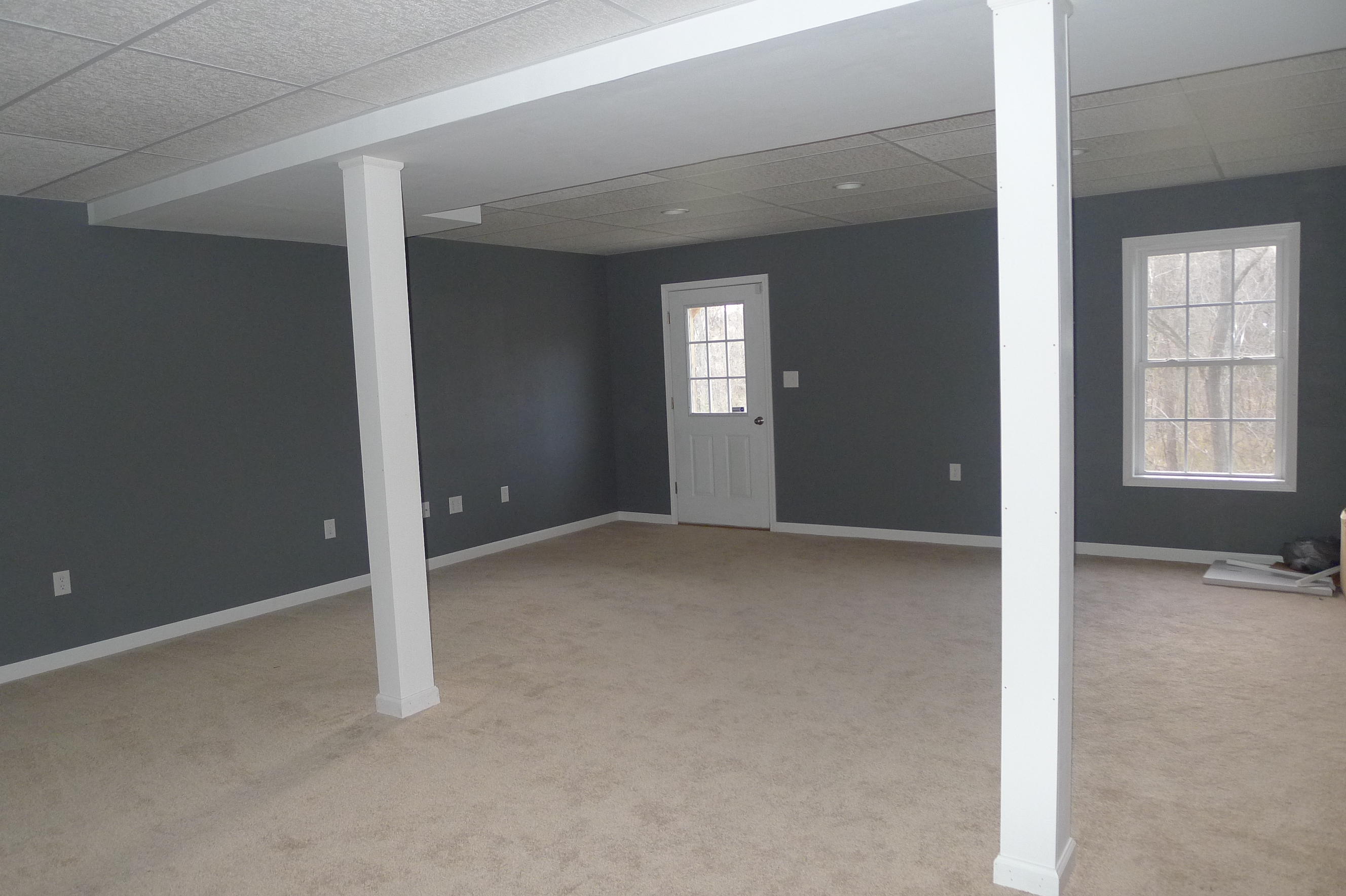 2850 Green Ridge Road Northwest Roanoke, VA 24019 - Photo 13 of 30 an empty room that has a window