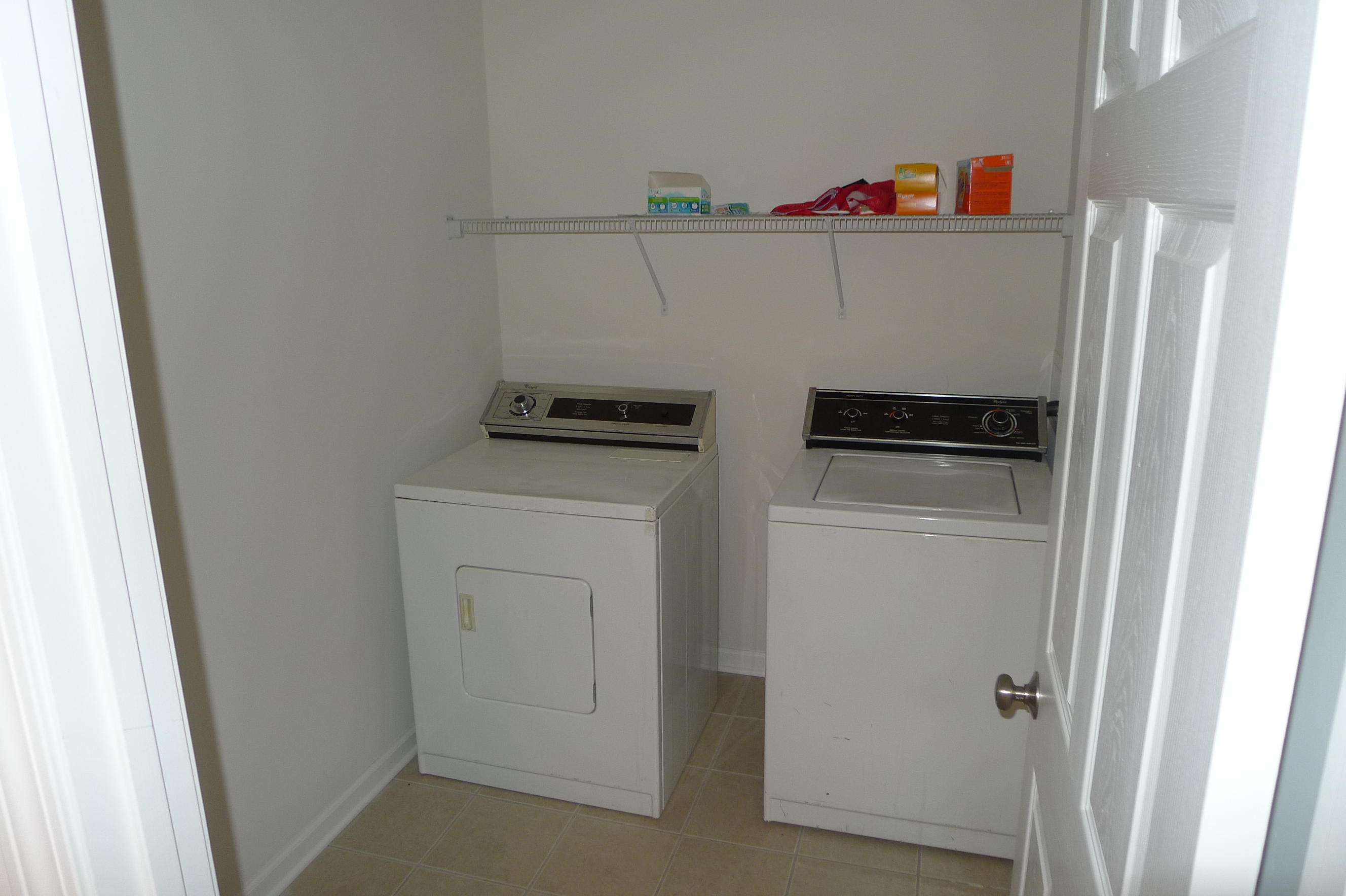 2850 Green Ridge Road Northwest Roanoke, VA 24019 - Photo 29 of 30 a utility room with dryer and washer