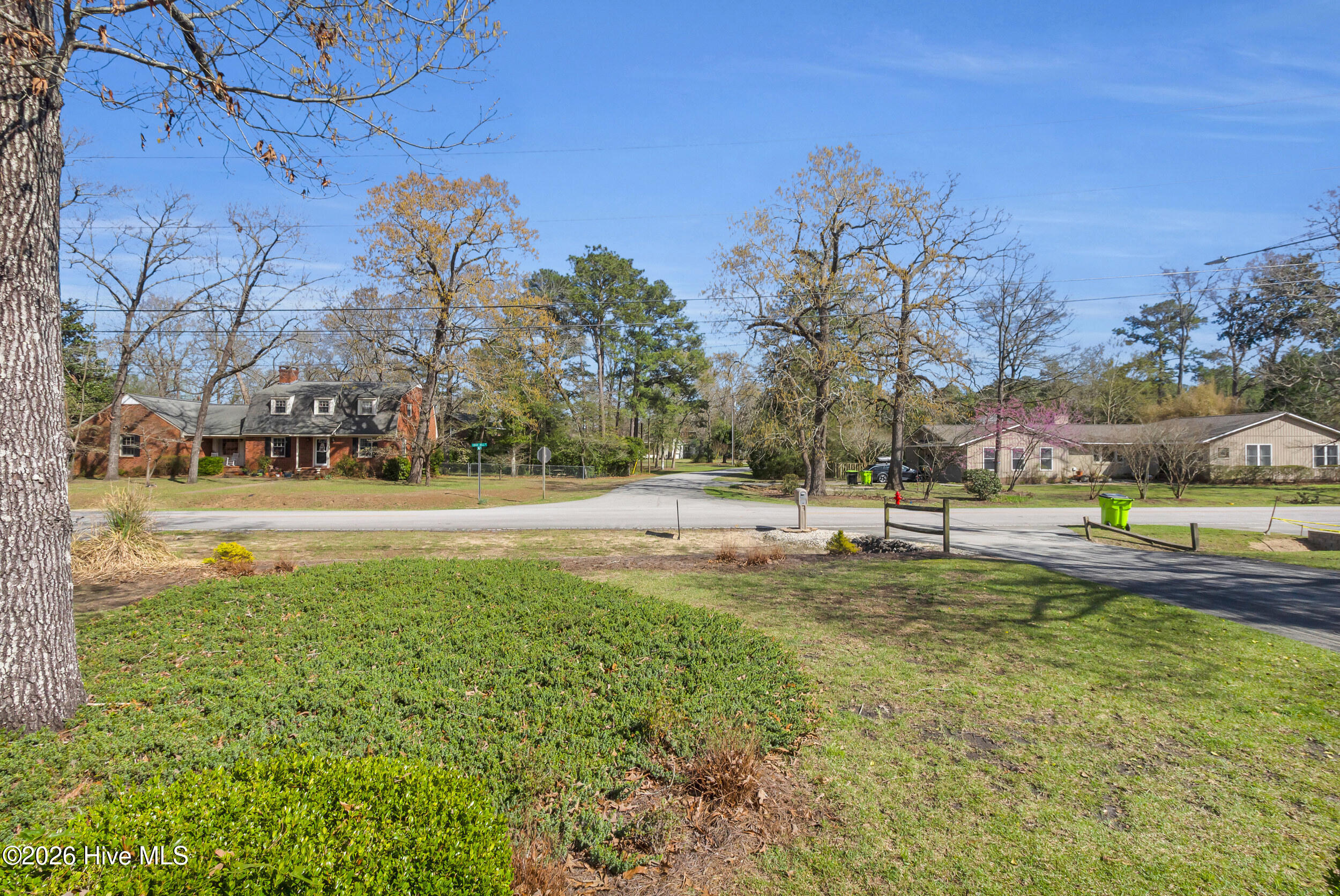 609 Edgehill Road Trent Woods, NC 28562 - Photo 27 of 49 Front