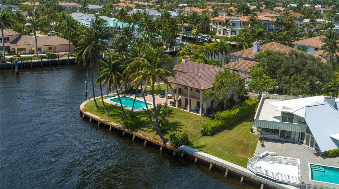 2401 Northeast 26th Avenue Lighthouse Point, FL 33064 - Photo 3 of 8 Wide canal access for a large yacht.