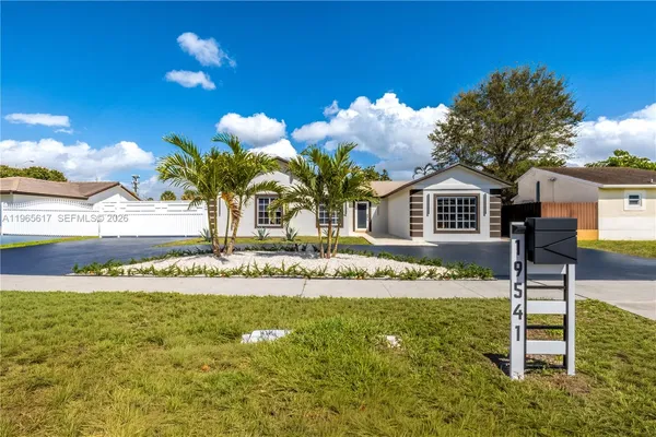 $3,800 | 19541 Northwest 57th Court, Hialeah, FL 33015