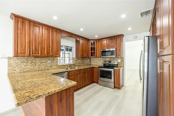 $3,800 | 19541 Northwest 57th Court, Hialeah, FL 33015