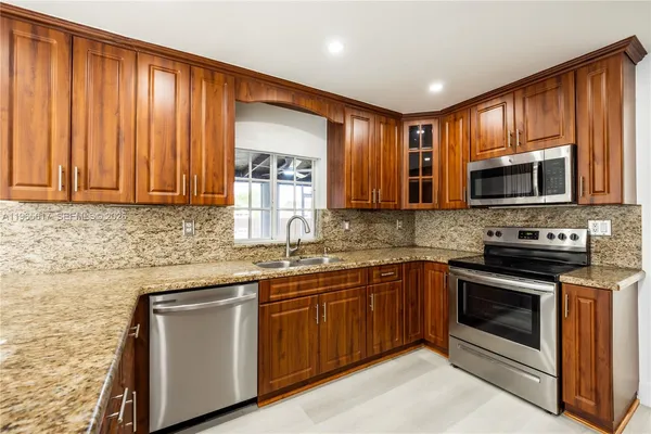 $3,800 | 19541 Northwest 57th Court, Hialeah, FL 33015