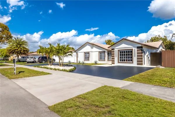 $3,800 | 19541 Northwest 57th Court, Hialeah, FL 33015