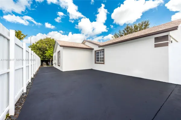 $3,800 | 19541 Northwest 57th Court, Hialeah, FL 33015
