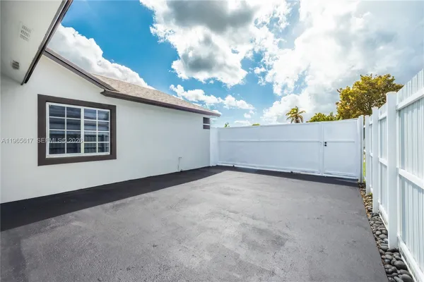 $3,800 | 19541 Northwest 57th Court, Hialeah, FL 33015