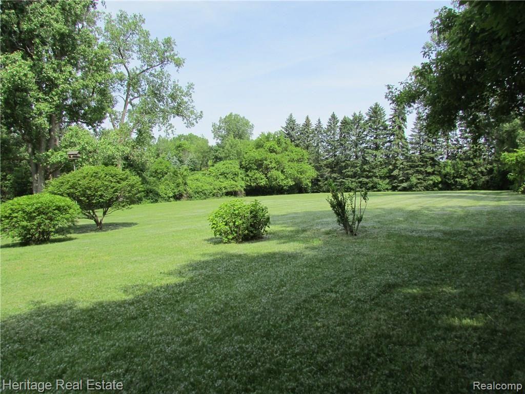 1180 South Boulevard Rochester, MI 48309 - Photo 23 of 28