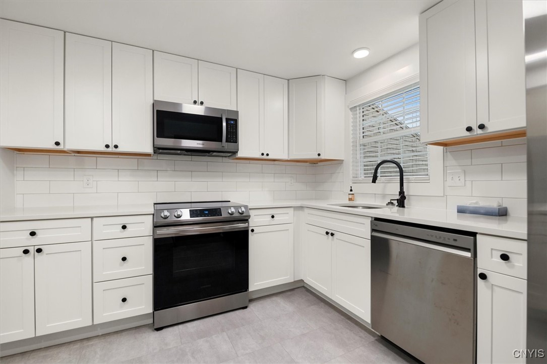 6119 Diffin Road Cicero, NY 13039 - Photo 4 of 30