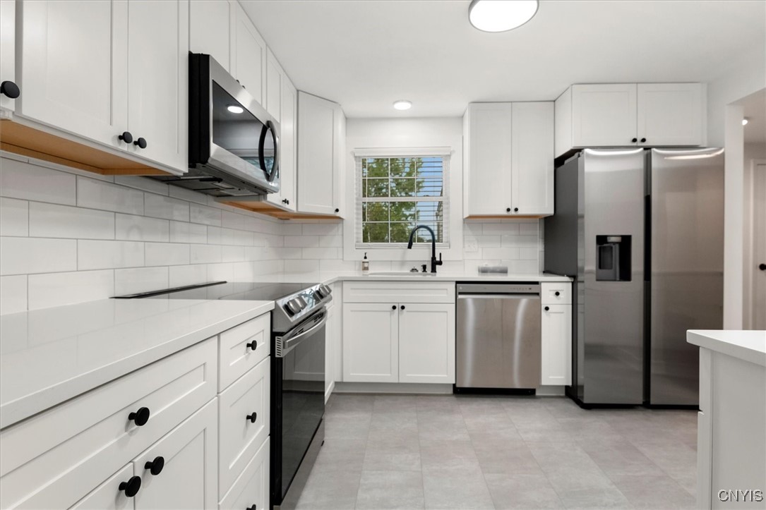 6119 Diffin Road Cicero, NY 13039 - Photo 5 of 30