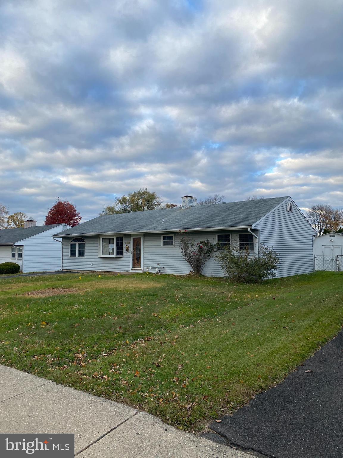 209 Yorkshire Road Fairless Hills, PA 19030 - Photo 2 of 25 Gallery Image 2