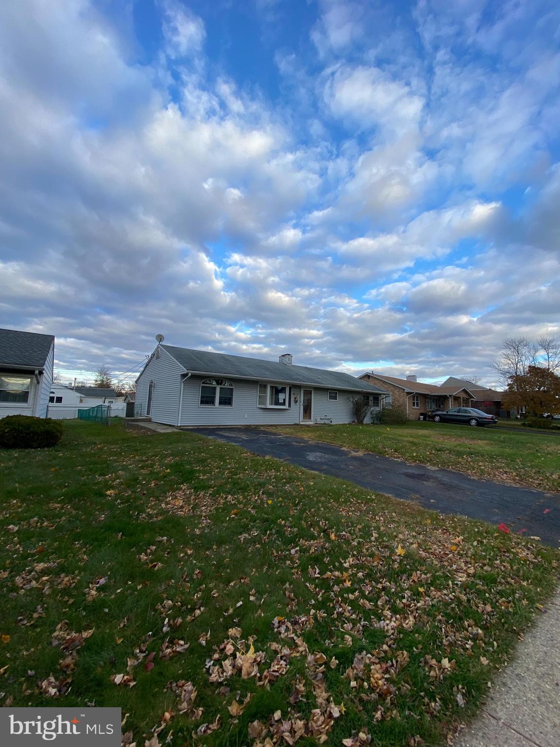 209 Yorkshire Road Fairless Hills, PA 19030 - Photo 3 of 25 Gallery Image 3