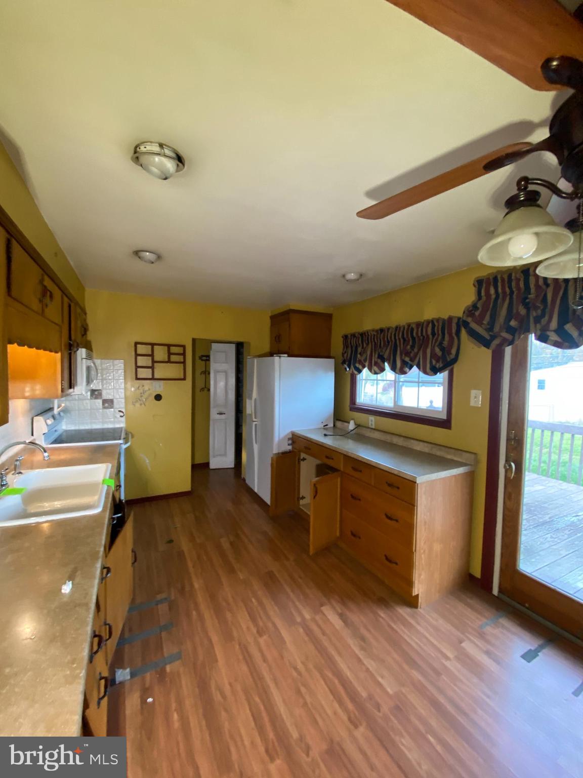 209 Yorkshire Road Fairless Hills, PA 19030 - Photo 8 of 25 Gallery Image 8