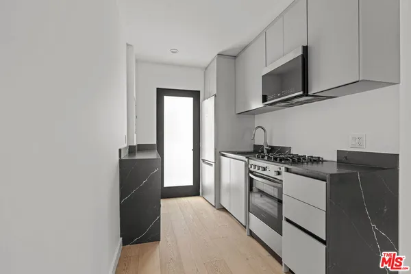 $2,499 | 1325 Cabrillo Avenue, Unit 3, Venice, CA 90291