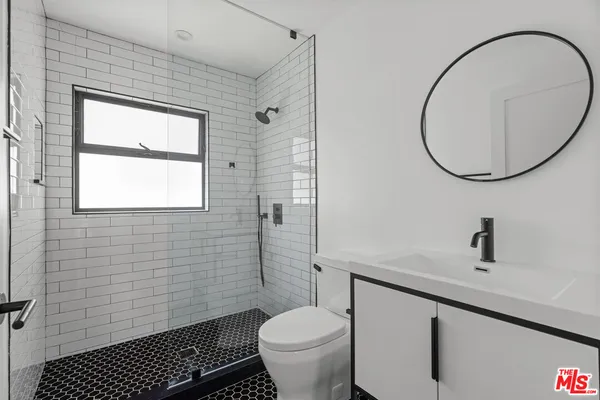 $2,499 | 1325 Cabrillo Avenue, Unit 3, Venice, CA 90291