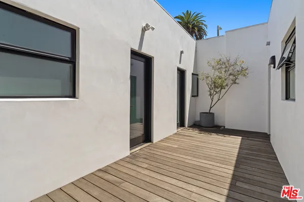 $2,499 | 1325 Cabrillo Avenue, Unit 3, Venice, CA 90291