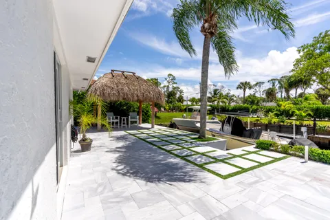 $2,095,000 | 9524 Southeast Cove Point Street, Jupiter, FL 33469