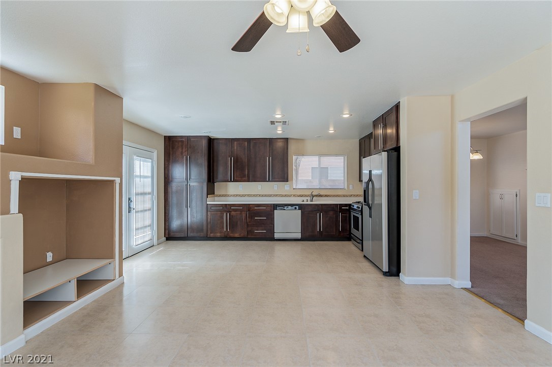8948 Union Gap Road Las Vegas, NV 89123 - Photo 4 of 24 Gallery Image 4