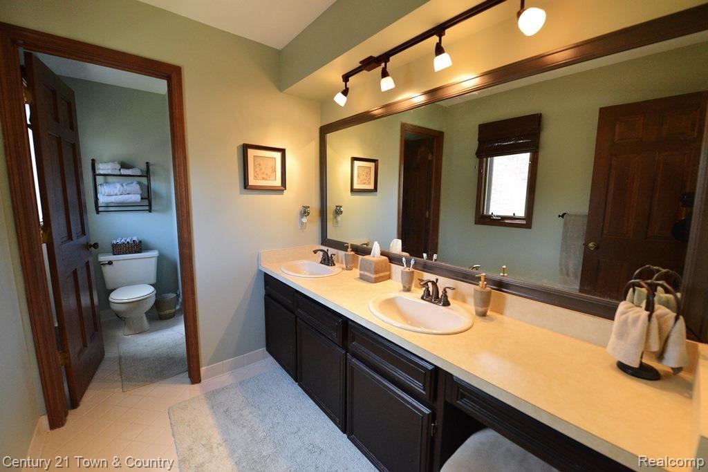826 Timberline Drive Rochester Hills, MI 48309 - Photo 38 of 53