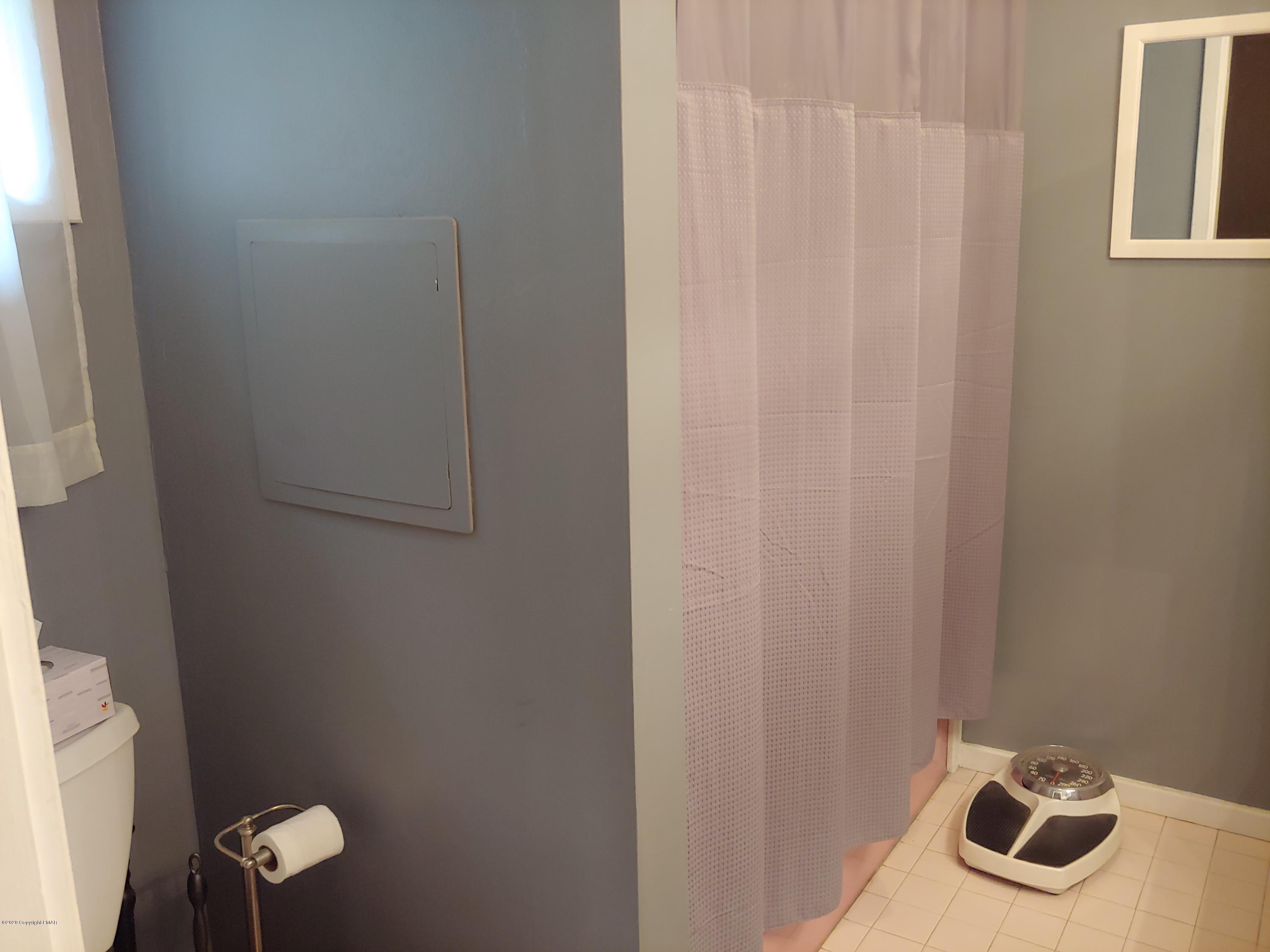 5115 High Terrace Road Stroudsburg, PA 18360 - Photo 24 of 40 Master Bath 1