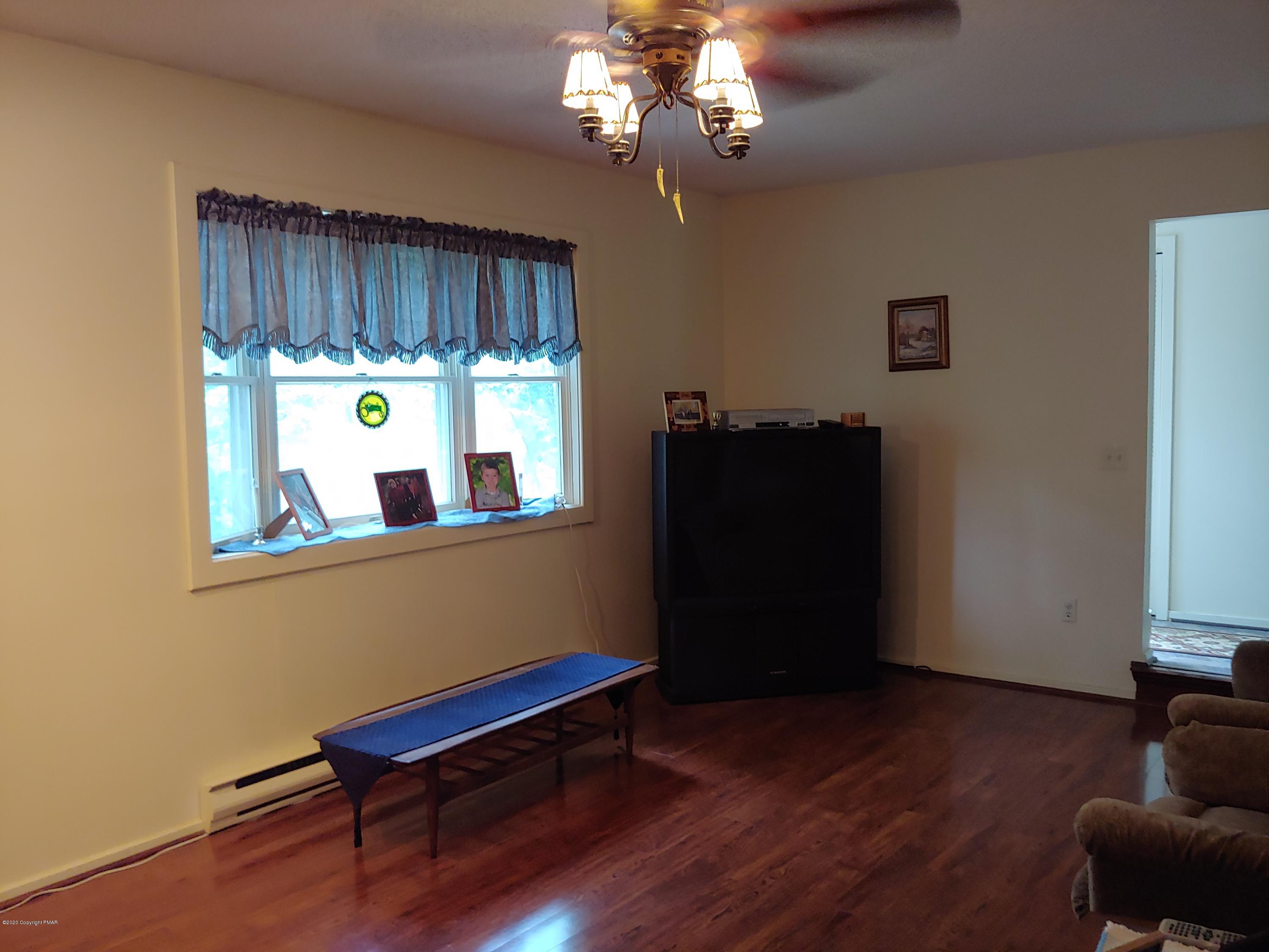 5115 High Terrace Road Stroudsburg, PA 18360 - Photo 5 of 40 Living Room 2