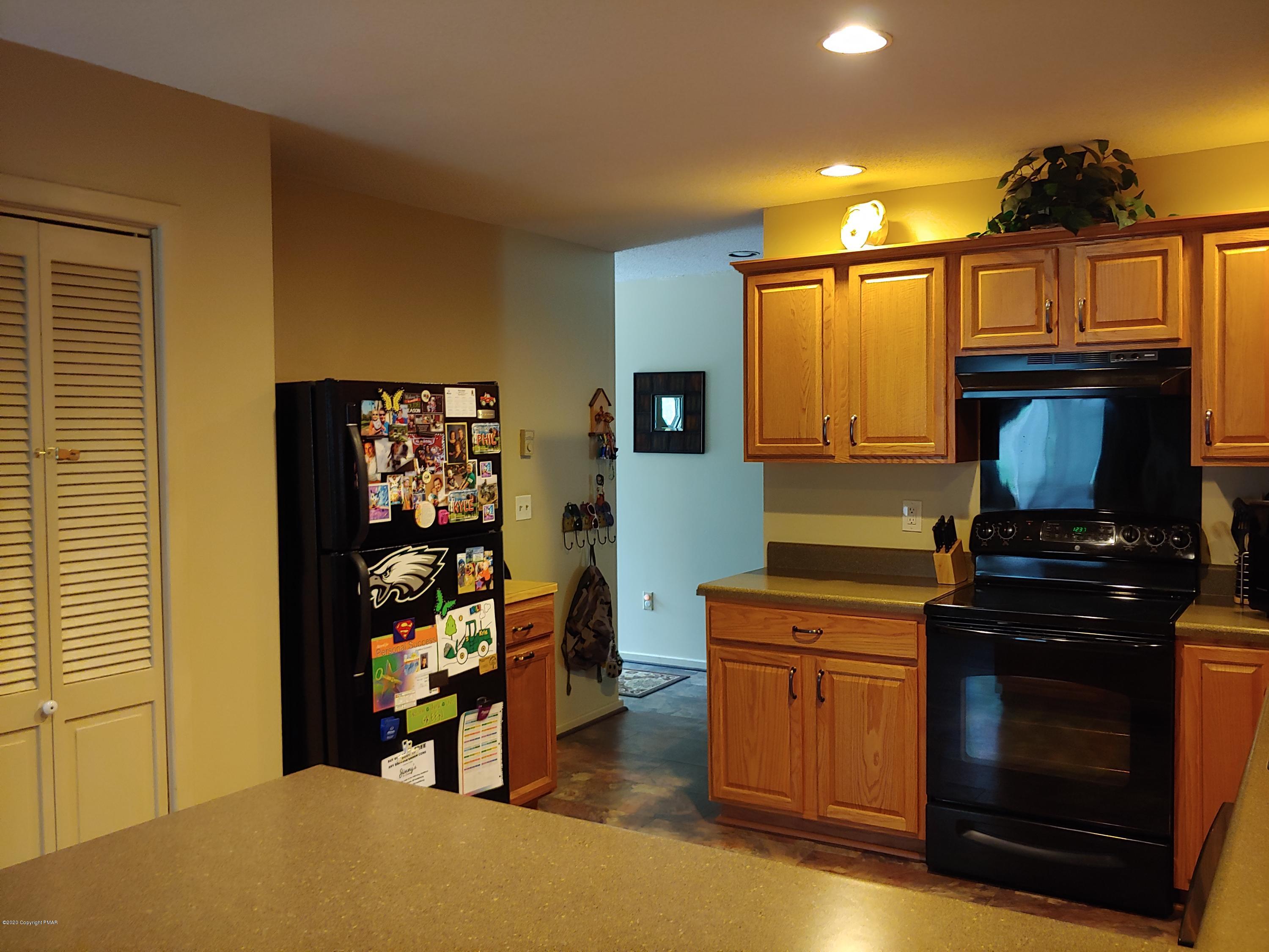 5115 High Terrace Road Stroudsburg, PA 18360 - Photo 10 of 40 Kitchen