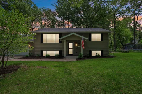 $499,000 | N4375 Poplar Avenue, Cambridge, WI 53523
