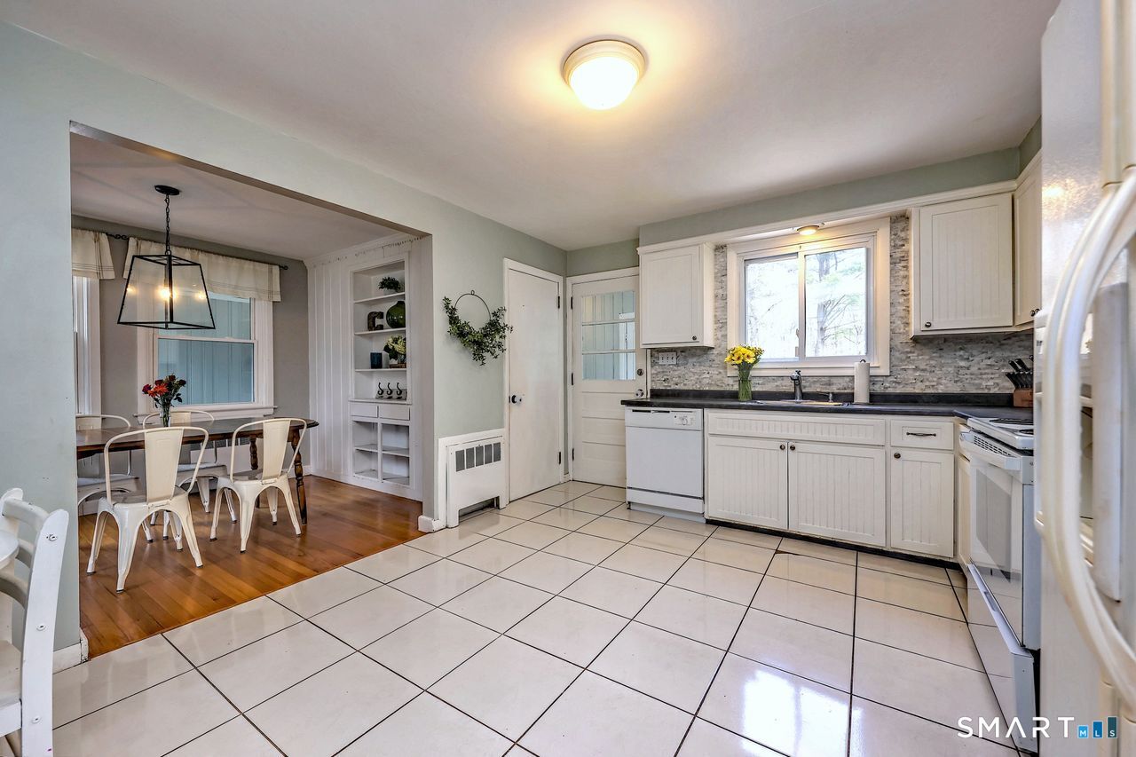 343 Smith Farm Road Orange, CT 06477 - Photo 12 of 40