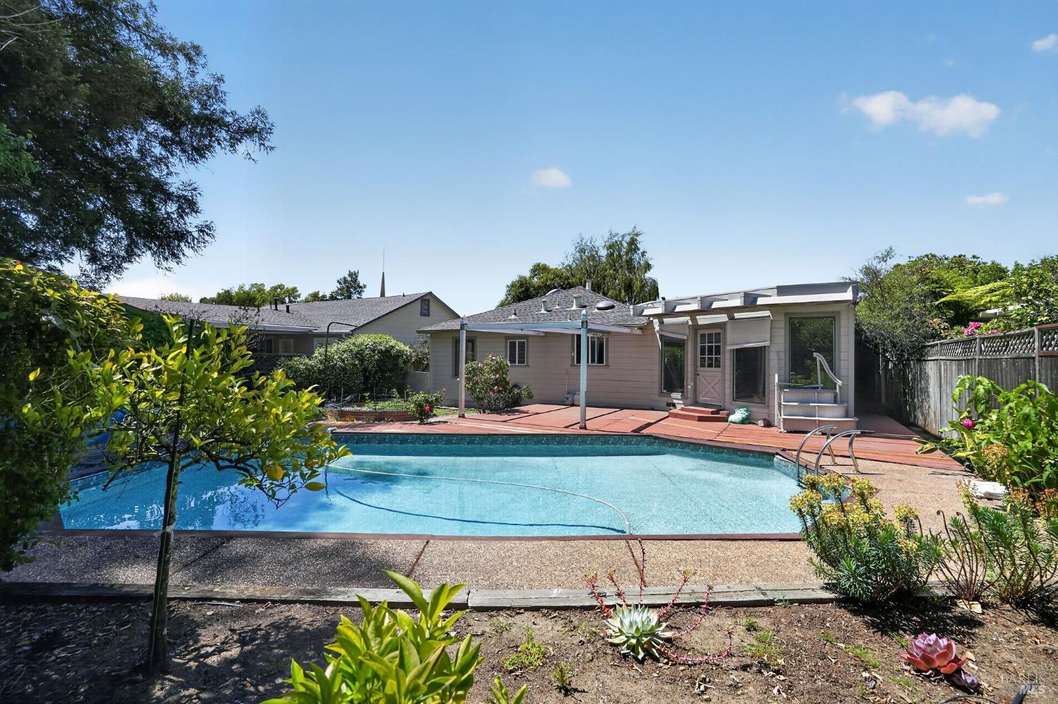 124 North San Pedro Road San Rafael, CA 94903 - Photo 15 of 21