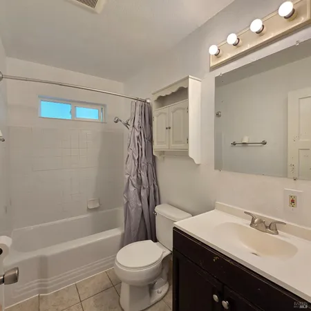 $2,800 | 102 Laurel Street, Vacaville, CA 95688