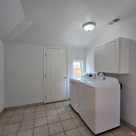$2,800 | 102 Laurel Street, Vacaville, CA 95688