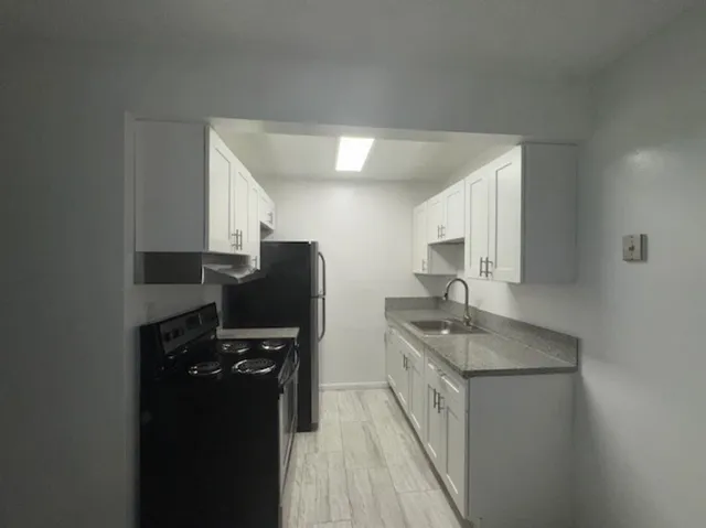 $1,725 | 2220 Hayes Street, Unit 7, Hollywood, FL 33020